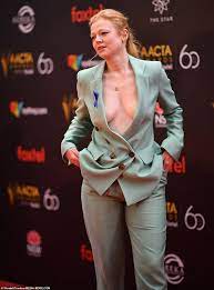 Sarah Snook nudes | GLAMOURHOUND.COM