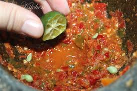 Sambal belacan pada amnya merupakan cili yang ditumbuk bersama belacan, garam dan sedikit gula. Sambal Belacan Dan Ulam Ulaman Azie Kitchen