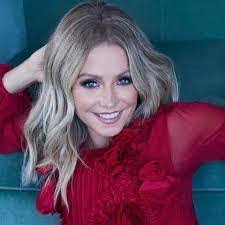 Whitney Fraley's Instagram, Twitter & Facebook