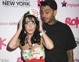 Travie mccoy (vocalist of gym class heroes) is underrated af. Katy Perry W Teledysku Gym Class Heroes