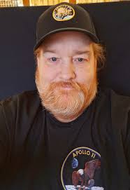 Apollo's fashion choice at the reunion