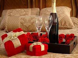 Decorazioni Romantiche Per La Camera Da Letto A San Valentino Arredamento Romantico Camera Da Letto Regali Di San Valentino Camera Romantica