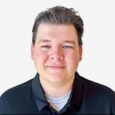 Kendra Kuck's Instagram, Twitter & Facebook