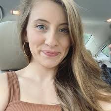 Taylor Pieper's Instagram, Twitter & Facebook