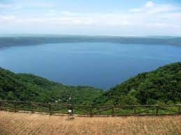 Se vende linda casa con una vista espectacular de la laguna de apoyo,lago de nicaragua,volcan mombacho,y la cuidad de granada. El Mirador De Catarina Laguna De Apoyo Nicaragua