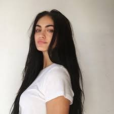 Because it highlights the beauty of every woman !!! 9 Tumblr Black Hair Aesthetic Hair Styles Long Black Hair