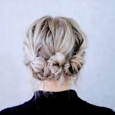 Kurze haare während spaß und erfrischend. Hochsteckfrisuren Kurze Haare 4 Schicke Looks Lovethislook De Hochsteckfrisuren Kurze Haare Dutt Frisur Kurze Haare Frisur Hochgesteckt