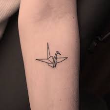 807839b20d9713c2af55a50f9aab44c4 Jpg 640 640 Tatuagem De Origami Tatuagem Prison Break Tatuagens Minimalistas
