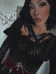 Pretty Girls Wear It First ( 🖤 not your basic closet)