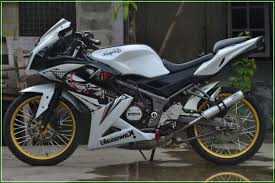 Harga stiker motor dari prostiker bervariasi tergantung dari jenis motor, informasi produk dan pemesanan silahkan hubungi customer service kami. Menang Kontes 15 Modifikasi Ninja Rr Jari Jari Keren Berbagai Gaya 2021