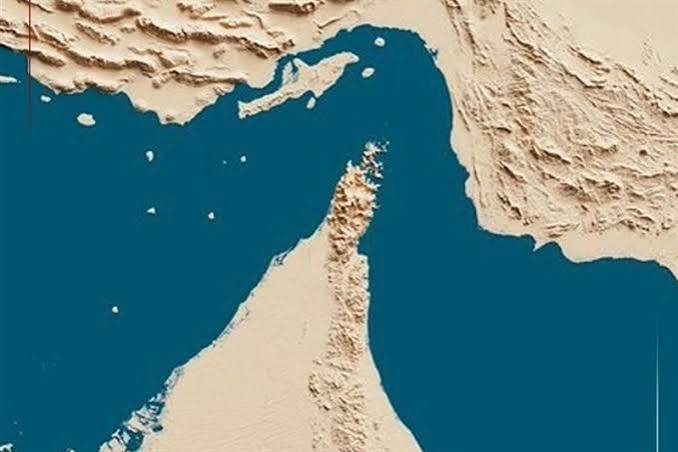 وال‌استریت ژورنال: دو کشتی اماراتی در نزدیکی تنگه هرمز غرق شد - تسنیم