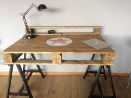 Designer schreibtisch aus europalette weiß mit verstellbaren füße und schubladen. 28 Paletten Schreibtische Ideen Mobel Aus Paletten Tisch Palettenmobel