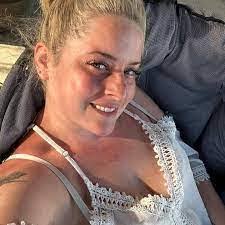 Anne Nalepa's Instagram, Twitter & Facebook