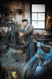 Fahrradmechaniker Foto Bild Industrie Und Technik Handwerk Werkstatt Bilder Auf Fotocommunity