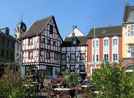 Euskirchen hat eine unterdurchschnittliche niederschlagsmenge und einen niedrigen grundwasserspiegel. Die Nordeifel Einkaufserlebnis Euskirchen
