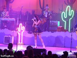 Updated country kitchen with new dishwasher and range, bathrooms, windows, garage door, floors refinished, mouldings & nicely sized rooms. Kacey Musgraves Brings Southern Style To The Paramount In Huntington Ny Secretfangirls
