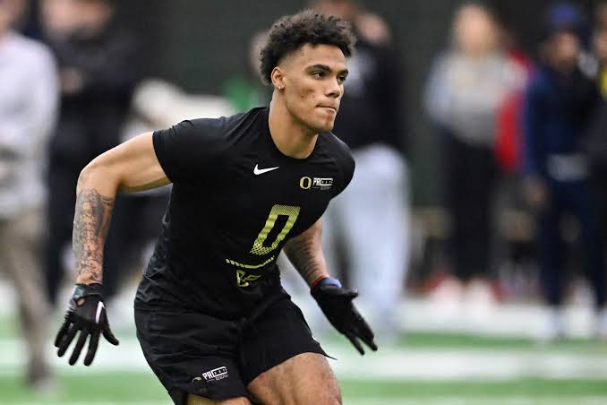 Christian Gonzalez shows why he's vying to be the top cornerback in 2023  NFL draft at Oregon's pro day - oregonlive.com