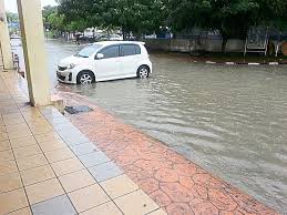 Şehir merkezi otelden 4 km uzaklıktadır. Flash Floods In Shah Alam Creates Traffic Havoc The Star