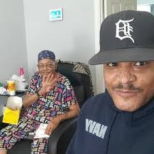 Lamar West's Instagram, Twitter & Facebook