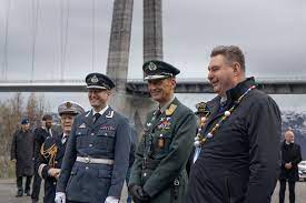 May 23, 2021 · i lørdagens finale av kompani lauritzen måtte kompanijegerne befri oberst dag otto lauritzen fra fangenskap under «operasjon gylne kastanje», etter ordre fra norges forsvarssjef eirik. Nyheter Narvik Bekrefter Moter Med Kompanisjef Dag Otto
