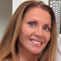 Ashley Hutter's Instagram, Twitter & Facebook