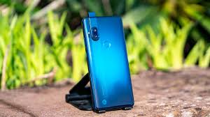 Das Motorola One Hyper im Test, schick ...