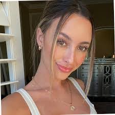 Lacey Purdy's Instagram, Twitter & Facebook