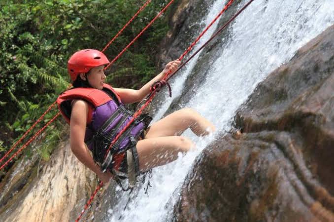 Ultimate Kitulgala Waterfall Abseiling Adventure: Thrilling Sri Lanka  Experience – Sri Lanka Day Tours