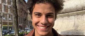 L'adolescente stava facendo dei tuffi con i suoi amici, quando improvvisamente non è più riemerso. Jttfin5ib2jim