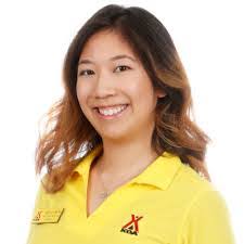 Nicole Towne's Instagram, Twitter & Facebook