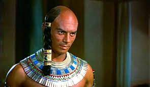 Choosing the right type of hairstyle suiting the shape of your face can make you look attractive and sexier. Wigs To Wax A History Of Men S Hairstyles
