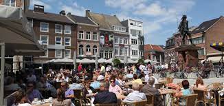 Macht spaß bei jedem wetter! Grusgen Reisen Tongeren Trodelmarkt