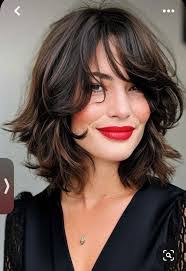 Charlotte Hendrix's Instagram, Twitter & Facebook