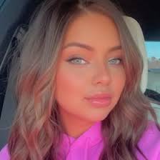 Kaley Love (kaleylovee)