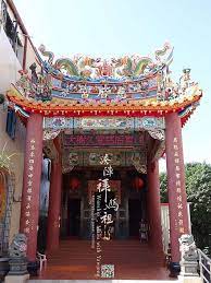 慈后宮土地公 is a buddhist temple in beitou. ä¹…å ‚æ…ˆåŽå®® æ¹Šé™£æ‹œåª½ç¥– ç—žå®¢é‚¦