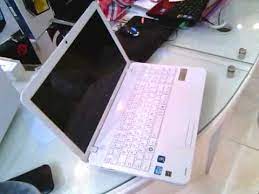 عندما حاولت الترقيه الى win 10 اريد ان استعيدها ماذا افعل كنت معتمد على انها موجوده على ريكفيرى مود ولكن عند الدخول الى. Toshiba Satellite C850 Series White Color C850 A669 Gloss Luxe White Pearl With Crossline Youtube