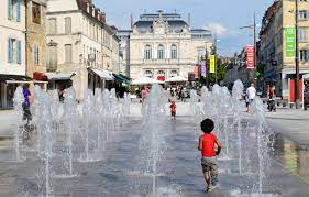 Nos conseillers en séjour vous donneront de précieux conseils. Escapade Urbaine A Lons Le Saunier Jura Tourisme