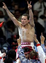 Ring legend julio cesar chavez has reported on social media that he was robbed at gunpoint in mexico city by two thugs on a motorcycle. Julio Cesar Chavez Record Won 107 Lost 6 2 Draws 80 Ko Boxeo Julio Cesar Chavez Boxeadora