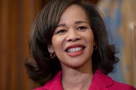 Alana Caesar (@_alana_c)