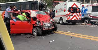 Por verónica bacaz agosto 15, 2021 | 13:01 hrs. Mortal Accidente En La Mexico Cuernavaca A La Altura De Huitzilac Mujer Pierde La Vida Tras Quedar Prensada Diario De Morelos