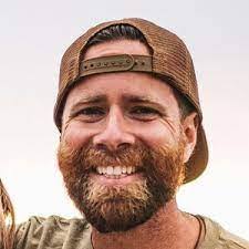 Kelly Lund's Instagram, Twitter & Facebook