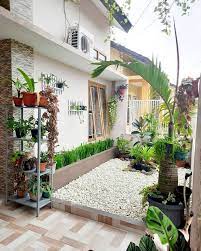 Kali ini, tis akan memberikan beberapa informasi tentang cara budidaya kurma di lahan atau teras rumah anda. Mungil Tapi Cantik Desain 25 Taman Minimalis Di Teras Depan Rumah Yang Sederhana Dekorasi Taman Taman Tanaman Dalam Rumah