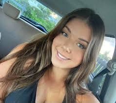 Katy Toth's Instagram, Twitter & Facebook