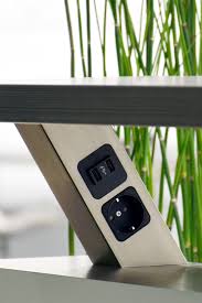 Steckdose Netbox Meb2 In 2 Bis 4 Facher Ausfuhrung Individuelle Bestuckung Und Geringe Einbautiefe Von 30 Mm Steckdosenl Steckdosenleiste Steckdosen Schuko