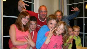 Explore tweets of rajae maouane@rajaemaouane on twitter. Malgre Les Mauvaises Nouvelles Ronald Un Papa De 47 Ans Dit Merci A La Vie Je Ne Demande Rien D Autre Que De Voir Mes Proches Heureux Rtl Info