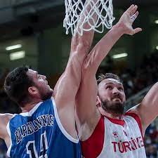 Erkek basketbol takımı ilk kez 2001 yılında türkiye'de düzenlen avrupa şampiyonası'nda kullanılan. Yunanistan 84 Turkiye 70 Mac Sonucu Ntvspor Net