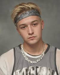 90s yearbook foto dump, please roast me in the comments