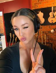 Ashleigh Watson (@ashleighwatsonmusic) • Instagram photos and videos