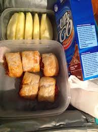 Sliced Apples Dipped In Salty Water Bolognese Rolls Roll Up Leftover Meaty Pasta Sauce In Puff Pastry Slosh With Beaten Eg Apple Dip Kids Lunch Apple Slices