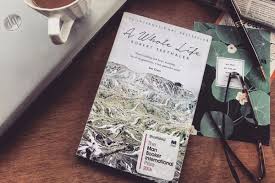 Berikut adalah biografi singkat buya hamka dan latar belakang ulama bernama asli abdul malik karim di sisi lain, hamka juga dikenal sebagai penulis, salah satu novelnya yang terkenal adalah. 9 Novel Pendek Terbaik Yang Bikin Pemula Makin Rajin Baca